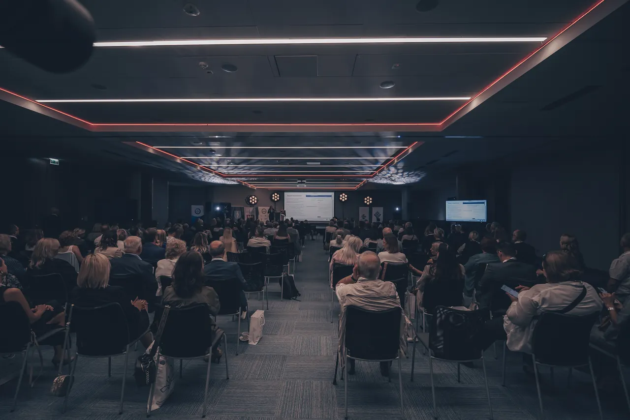 Zaplecze techniczne MAVINCI do obsługi konferencji